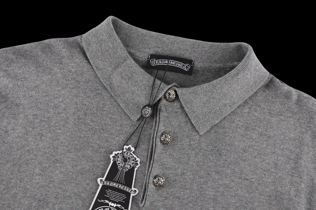 🅿️250 new models are on the market 25Fw320G heavy knitted lapel short-sleeved high-end [CH Crow Heart] front and rear panels with jacquard, short T for couples, high-end simple style that you will never get tired of, high-end temperament wear, perfect detail processing 💯 Classic Logo logo on the upper body is super good-looking, same style for men and women Size: XS S M L